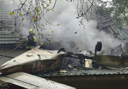 FOTO// Un avion de mici dimensiuni s-a prăbușit la Vadul lui Vodă. O persoană a decedat