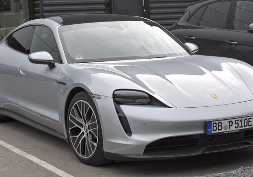 Porsche recheamă în service peste 27.000 de Taycans din cauza riscului de incendiu al bateriei