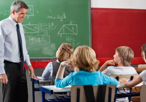 Ziua profesorului marcată în Republica Moldova și în întreaga lume