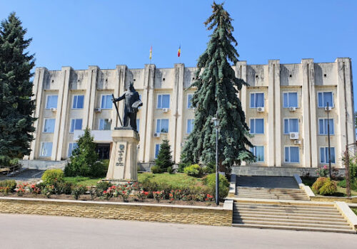 (VIDEO) Ședință ordinară a Consiliului Raional Cimișlia: Bugetul și reîncorporarea în rândurile armatei, pe ordinea de zi