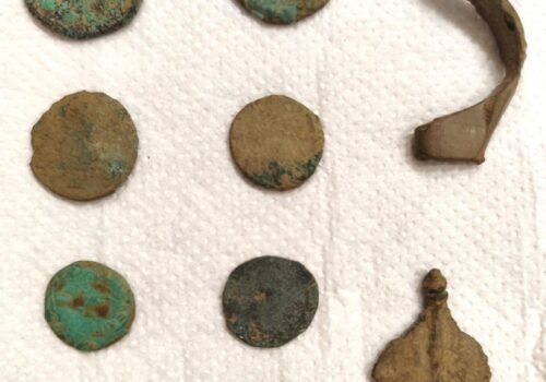 Descoperire de Tezaur Roman în Gorj: 15 Piese Metalice din Secolele II-III d.Hr.