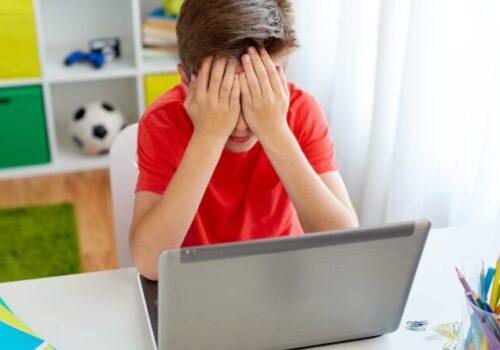 Copiii din Moldova vor fi protejați de pericolele mediului online