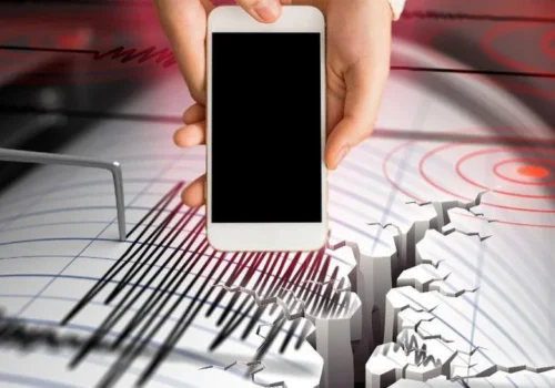 Moldovenii vor fi informați despre situații de urgență la telefonul mobil