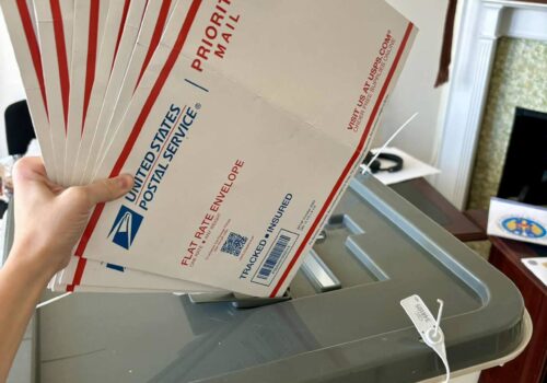 Zece moldoveni stabiliți în SUA au votat deja  pentru alegerile din 20 octombrie