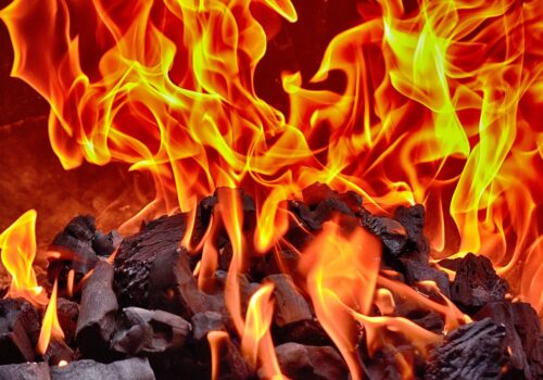 18 moldoveni și-au pierdut viața în peste 1.200 de incendii cauzate de utilizarea sobelor, în anul 2024