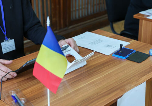 Peste 12.000 de cetățeni români din Republica Moldova au votat în prima zi a alegerilor parlamentare