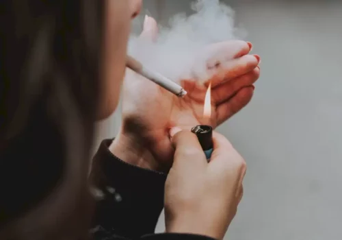 Amenzi usturătoare pentru vânzarea de tutun minorilor și fumatul în spații interzise