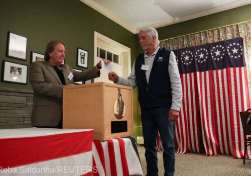 Alegeri prezidențiale SUA 2024: Un cătun din New Hampshire deschide scrutinul cu votul de la miezul nopții