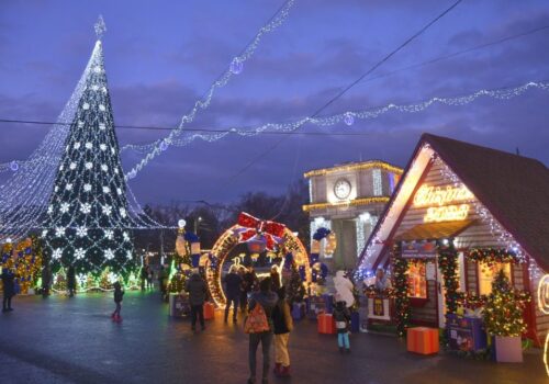 Chișinău dă start sărbătorilor de iarnă: Inaugurarea pomului și târgului de Crăciun pe 1 decembrie