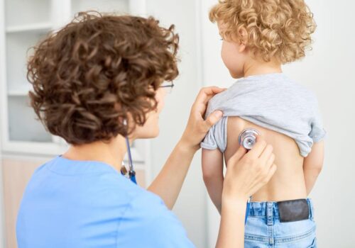 31 de copii sub 5 ani au decedat anul trecut din cauza pneumoniei în Republica Moldova