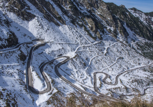 Transfăgărășanul și Transalpina se închid parțial din cauza condițiilor de iarnă