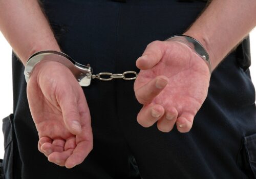 VIDEO// Un bărbat din nordul țării ar fi încercat să-l ucidă pe presupusul amant al soției sale