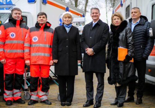 UNFPA ȘI GUVERNUL SUA DONEAZĂ AMBULANȚE ȘI ECHIPAMENTE PENTRU ASISTENȚA MEDICALĂ URGENTĂ ÎN MOLDOVA