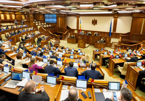 SONDAJ// PAS, PSRM, BLOCUL „VICTORIE”, „PARTIDUL NOSTRU” ȘI MAN AR ACCEDE ÎN PARLAMENT