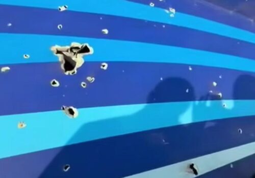 VIDEO // AVIONUL PRĂBUȘIT LA AKTAU AR FI PUTUT FI DOBORÂT DE LA SOL ÎN TIMPUL RESPINGERII UNUI ATAC CU DRONE ASUPRA GROZNÎI