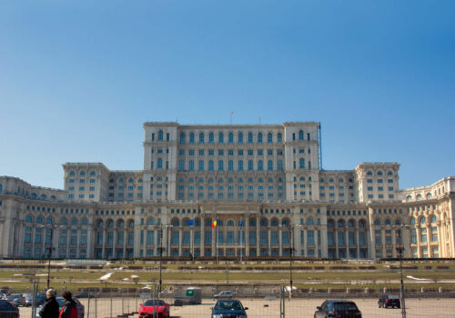 CRIZĂ POLITICĂ ÎN ROMÂNIA: PSD SE RETRAGE DIN NEGOCIERI, IAR USR ȘI PNL SUNT GATA SĂ ÎȘI ASUME FORMAREA GUVERNULUI