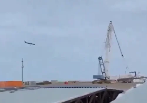 VIDEO// ULTIMA ORĂ UN AVION DE PASAGERI AZERBAIJAN AIRLINES S-A PRĂBUȘIT ÎN KAZAHSTAN