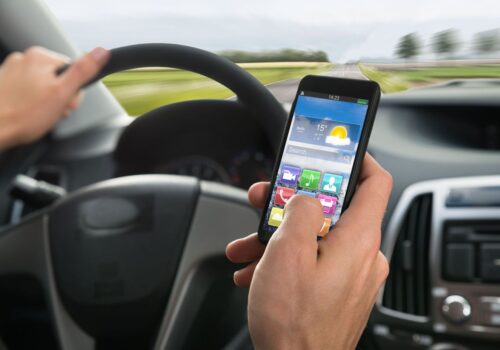 Italia introduce un nou cod rutier: amenzi de până la 6.000 de euro pentru conducerea sub influența alcoolului și 1.000 de euro pentru utilizarea telefonului la volan