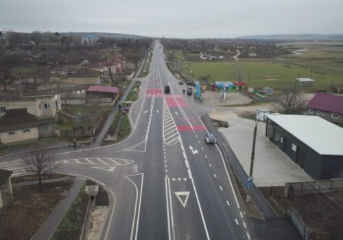 FOTO// Atenție, șoferi! Restricții de circulație pe traseul Chișinău-Orhei-Bălți, începând cu 5 decembrie: Autovehiculele de mare tonaj vor fi redirecționate