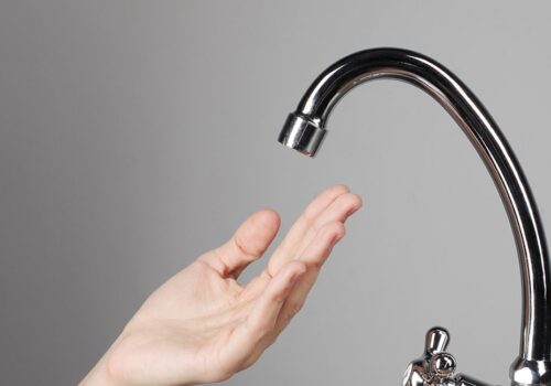 VIDEO// Satul Păscăuți se confruntă cu lipsa apei potabile: Locuitorii sunt nevoiți să cumpere apă de la magazin