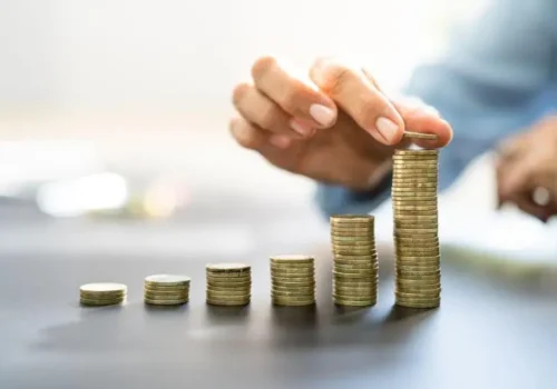 CREȘTERI SALARIALE DE PÂNĂ LA 9% PENTRU BUGETARI ȘI ANGAJAȚII DIN SĂNĂTATE ÎN 2025