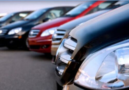 VIDEO// 12 PERSOANE, INCLUSIV POLIȚIȘTI ȘI VAMEȘI, IMPLICATE ÎNTR-UN CAZ DE CONTRABANDĂ CU AUTOMOBILE