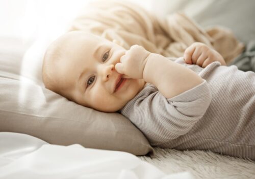 INDEMNIZAȚIA UNICĂ LA NAȘTEREA COPILULUI VA FI DE 21.350 DE LEI DIN 2025, CU PESTE O MIE DE LEI MAI MULT