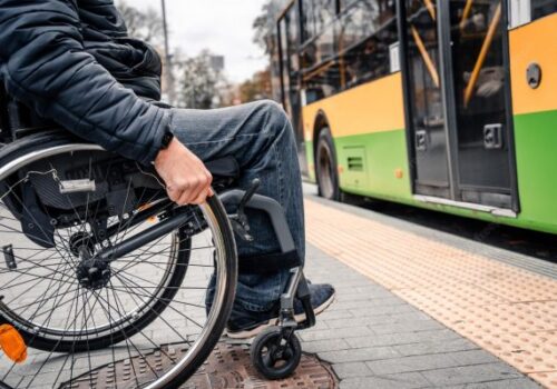 PROCEDURĂ SIMPLIFICATĂ PENTRU COMPENSAȚIILE DE TRANSPORT: PLĂȚI AUTOMATE PENTRU PERSOANELE CU DIZABILITĂȚI