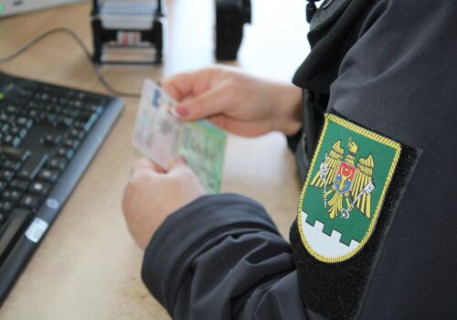 ACTE FALSIFICATE DESCOPERITE LA FRONTIERĂ: PATRU CAZURI DEPISTATE ÎN ULTIMELE ZILE