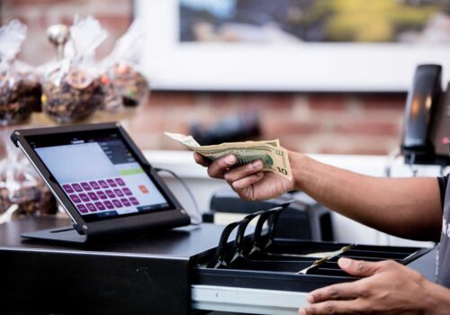 DIN 1 APRILIE 2025, AGENȚII ECONOMICI VOR FI OBLIGAȚI SĂ SE CONECTEZE LA SISTEMUL INFORMAȚIONAL „MONITORIZAREA ELECTRONICĂ A VÂNZĂRILOR”