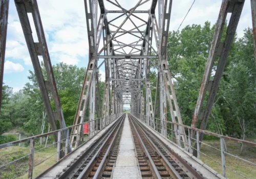 PODUL FEROVIAR FĂLCIU–CANTEMIR VA FI REDESCHIS PÂNĂ ÎN MAI 2025, DUPĂ 15 ANI DE INACTIVITATE