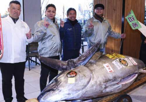 LICITAȚIE SPECTACULOASĂ ÎN JAPONIA: UN TON ROȘU VÂNDUT CU 1,3 MILIOANE DE EURO