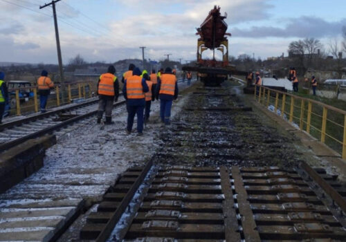 ANGAJAȚII CFM INTENȚIONEAZĂ SĂ IASĂ LA PROTESTE DE DOUĂ ORI PE LUNĂ