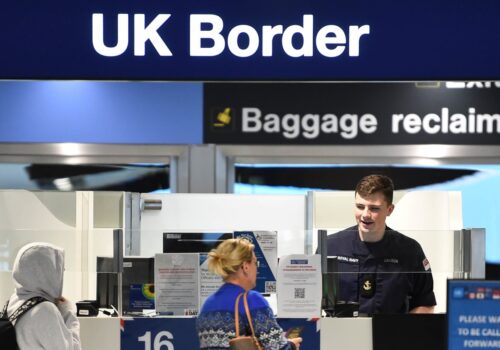 DIFICULTĂȚI PENTRU CETĂȚENII STRĂINI: VIZELE ELECTRONICE NU FUNCȚIONEAZĂ LA INTRAREA ÎN MAREA BRITANIE