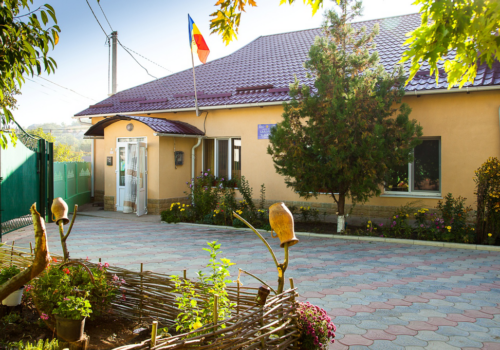 DOC // CONSILIUL COMUNAL DRĂSLICENI RESPINGE PROPUNEREA DE AMALGAMARE CU SIREȚI