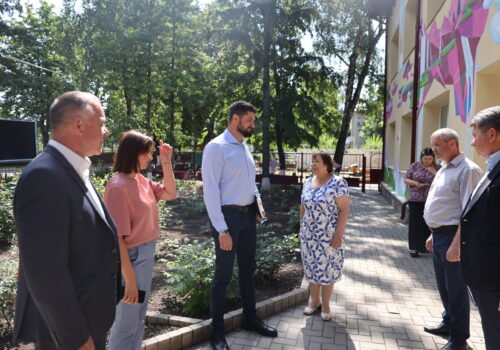 MINISTRUL ENERGIEI, DORIN JUNGHIETU, A DISCUTAT DESPRE INVESTIȚII ÎN ENERGIE VERDE ȘI EFICIENȚĂ ENERGETICĂ ÎN RAIONUL DROCHIA