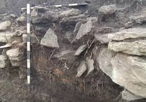 VIDEO/ DESCOPERIRE MEDIEVALĂ LA COSTEȘTI–GÂRLEA DIN PRIMA ZI DE CERCETĂRI